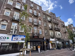 Twee balkons aan de De Clercqstraat