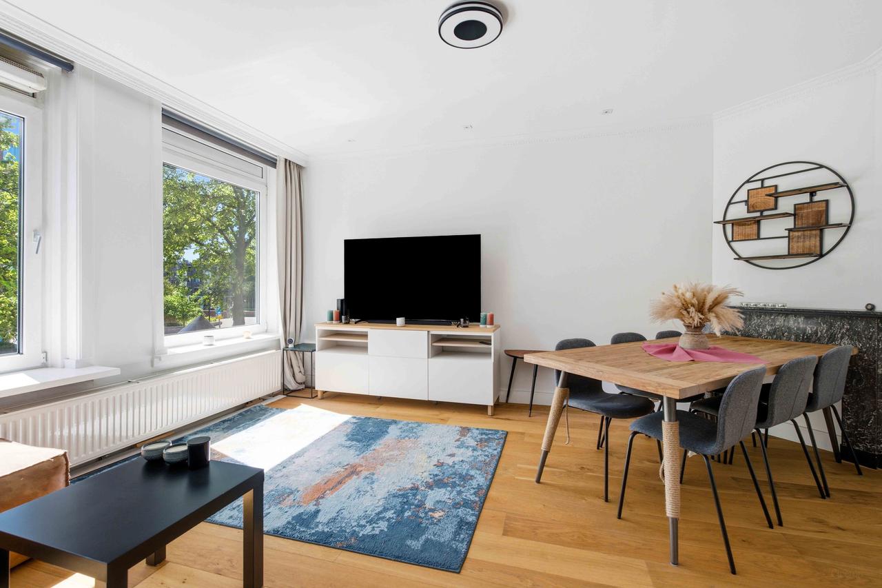 Gemeubileerd 3-kamerappartement met balkon - Afbeelding 1
