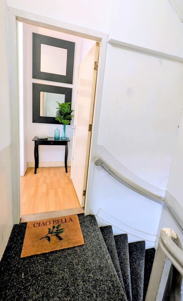 Licht gemeubileerd appartement met balkon - Afbeelding 1
