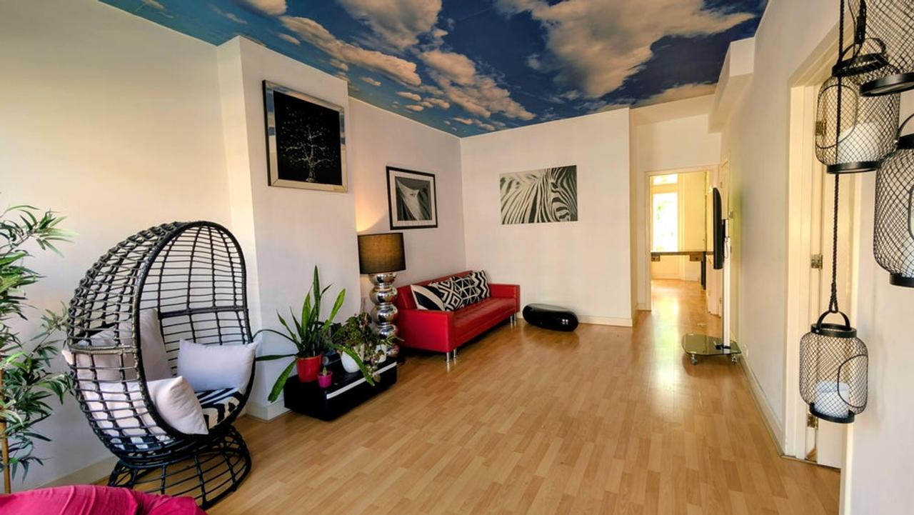 Licht gemeubileerd appartement met balkon - Afbeelding 4
