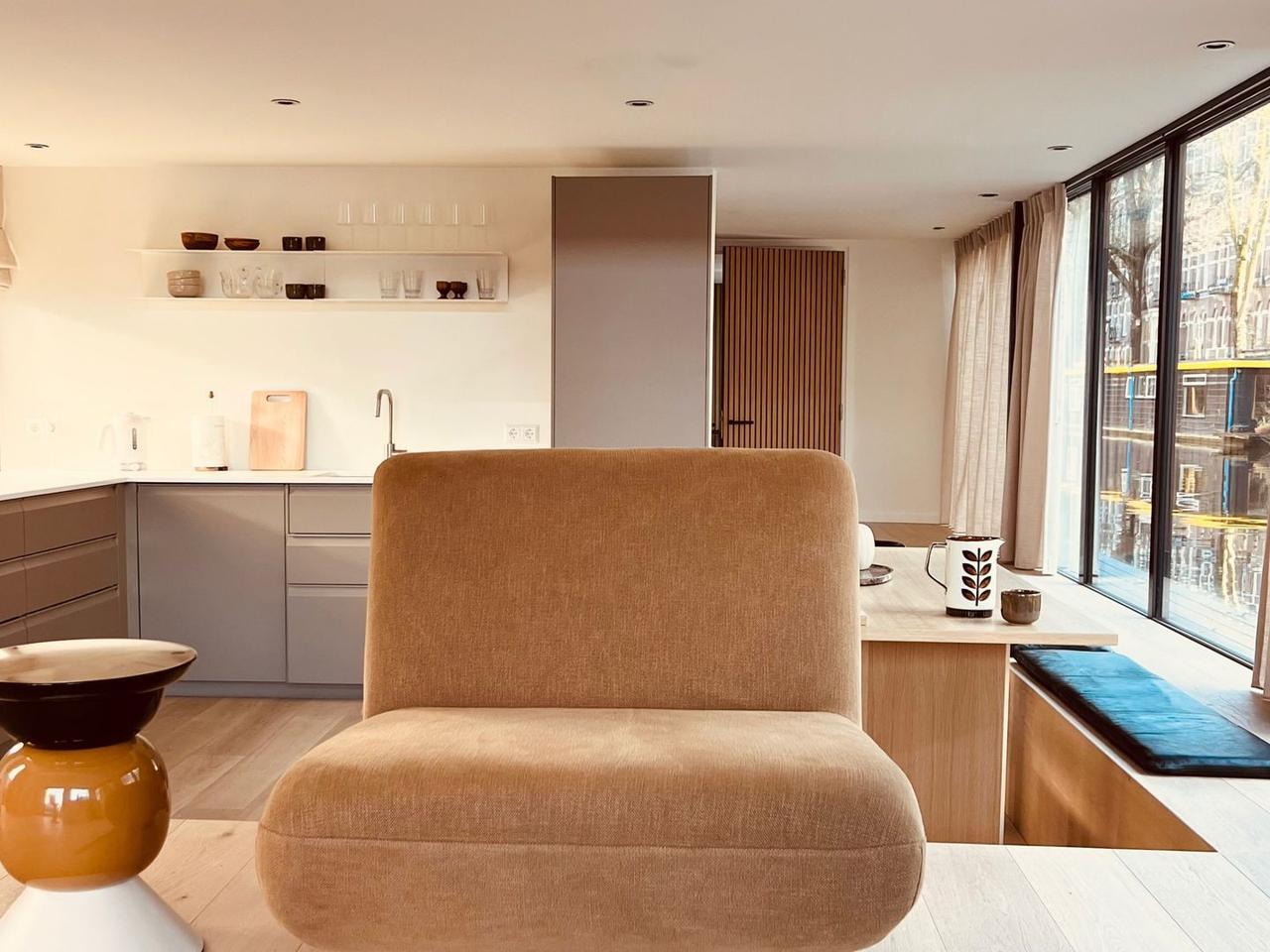 Woonboot met 2 slaapkamers aan de gracht - Afbeelding 5