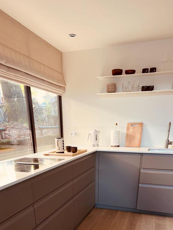 Woonboot met 2 slaapkamers aan de gracht - Afbeelding 7