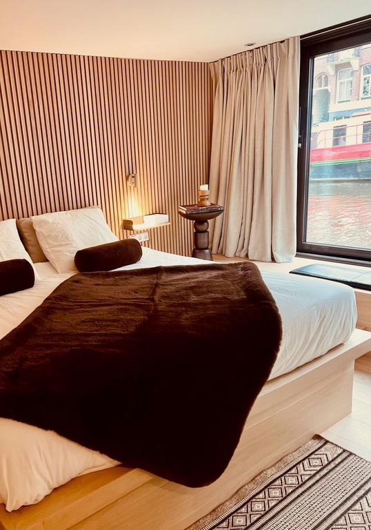 Woonboot met 2 slaapkamers aan de gracht - Afbeelding 13