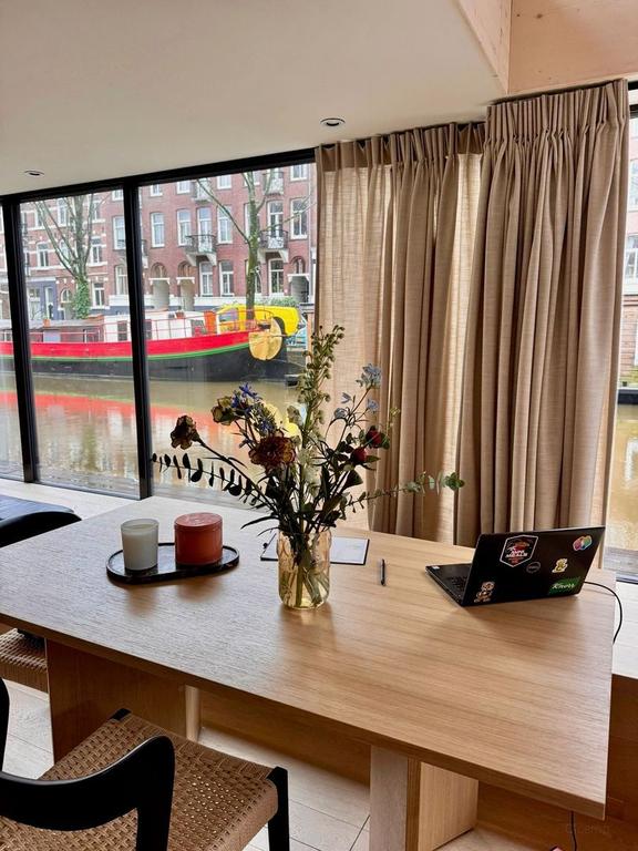Woonboot met 2 slaapkamers aan de gracht - Afbeelding 19