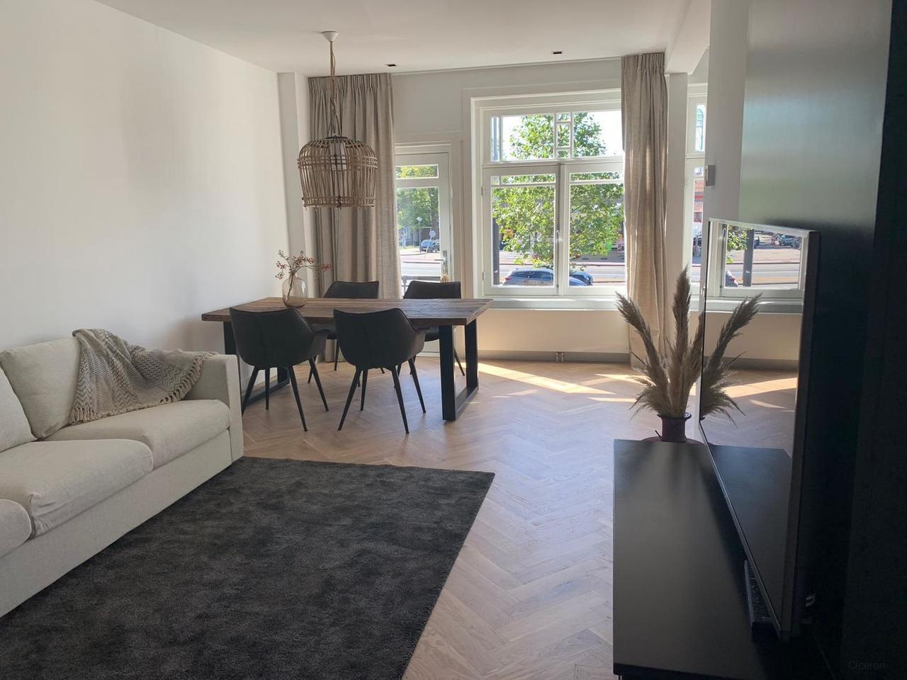 Gemeubileerd 3-kamerappartement in Stadionbuurt - Afbeelding 1