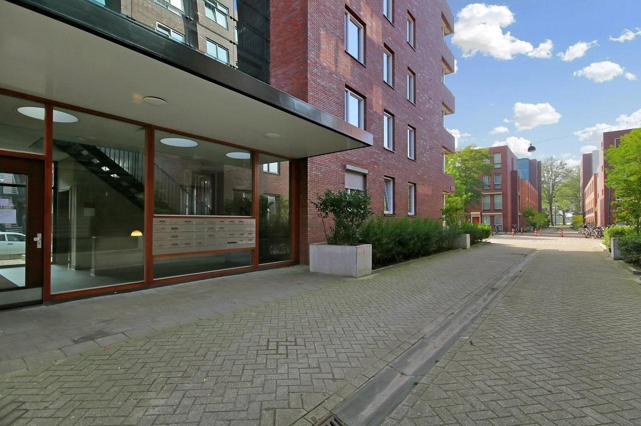 98 m2 appartement met groot terras in Osdorp - Afbeelding 13