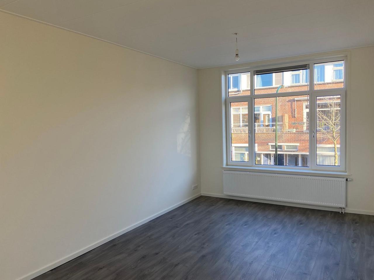 Net gerenoveerd dubbel bovenhuis met 4 slaapkamers - Afbeelding 5
