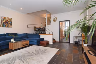 Drive-in house with garage in De Strijp