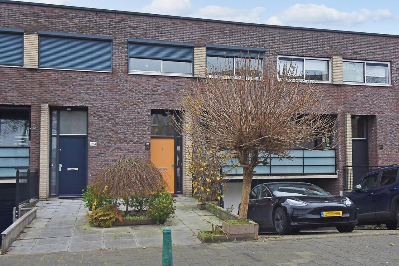 Drive-in house with garage in De Strijp - Image 7