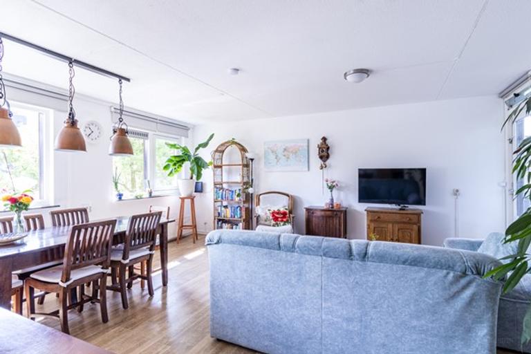 Licht 3-kamerappartement met balkon - Afbeelding 3