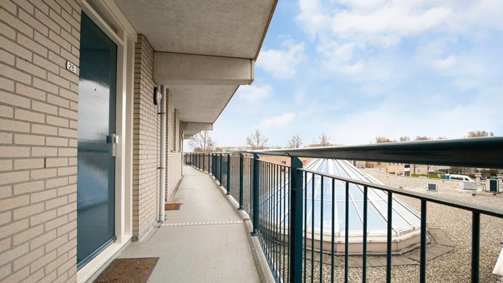 111 m² appartement met balkon in Amstelveen - Afbeelding 2