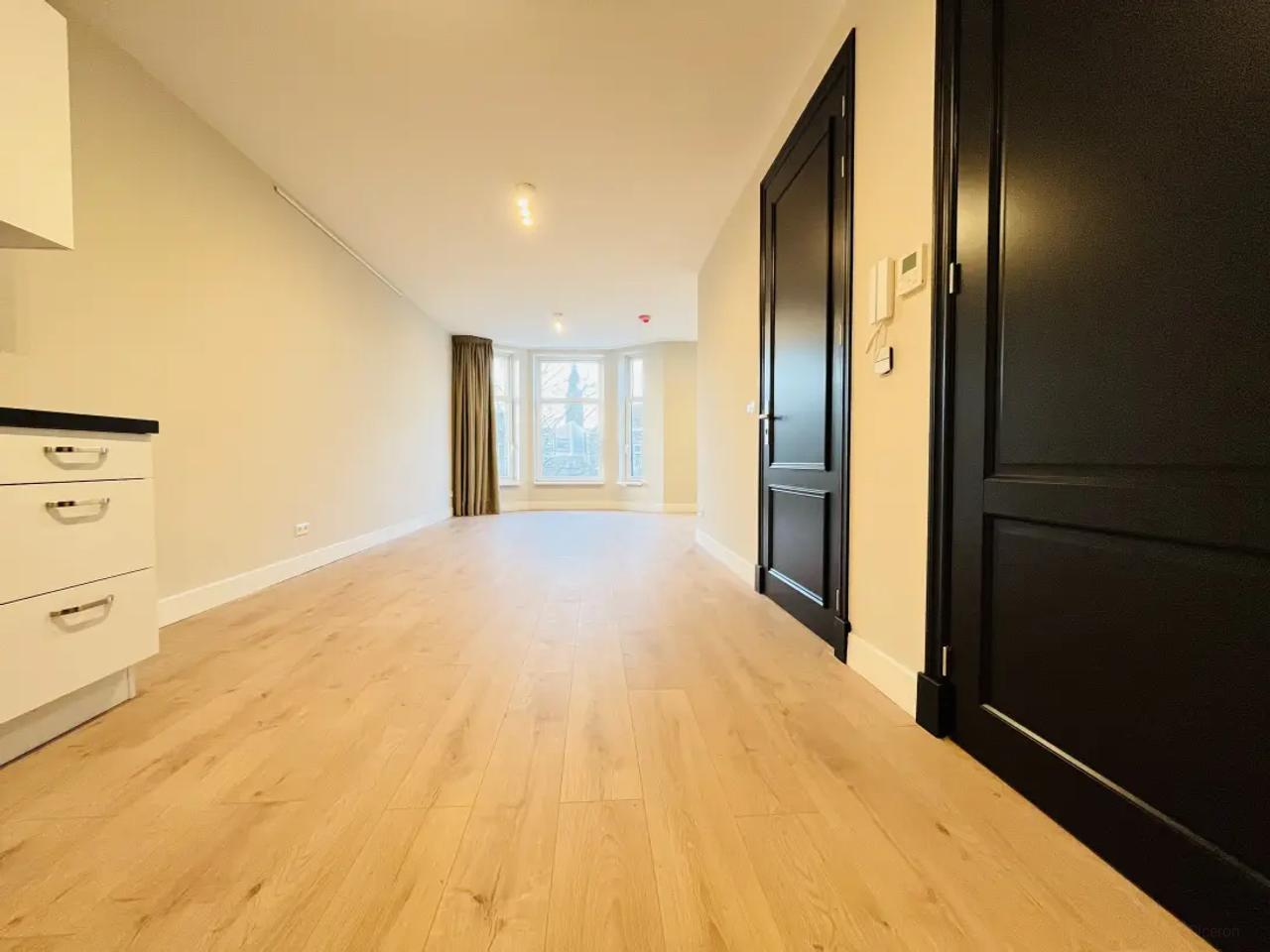 3-kamer appartement met balkon in Hillesluis - Afbeelding 1