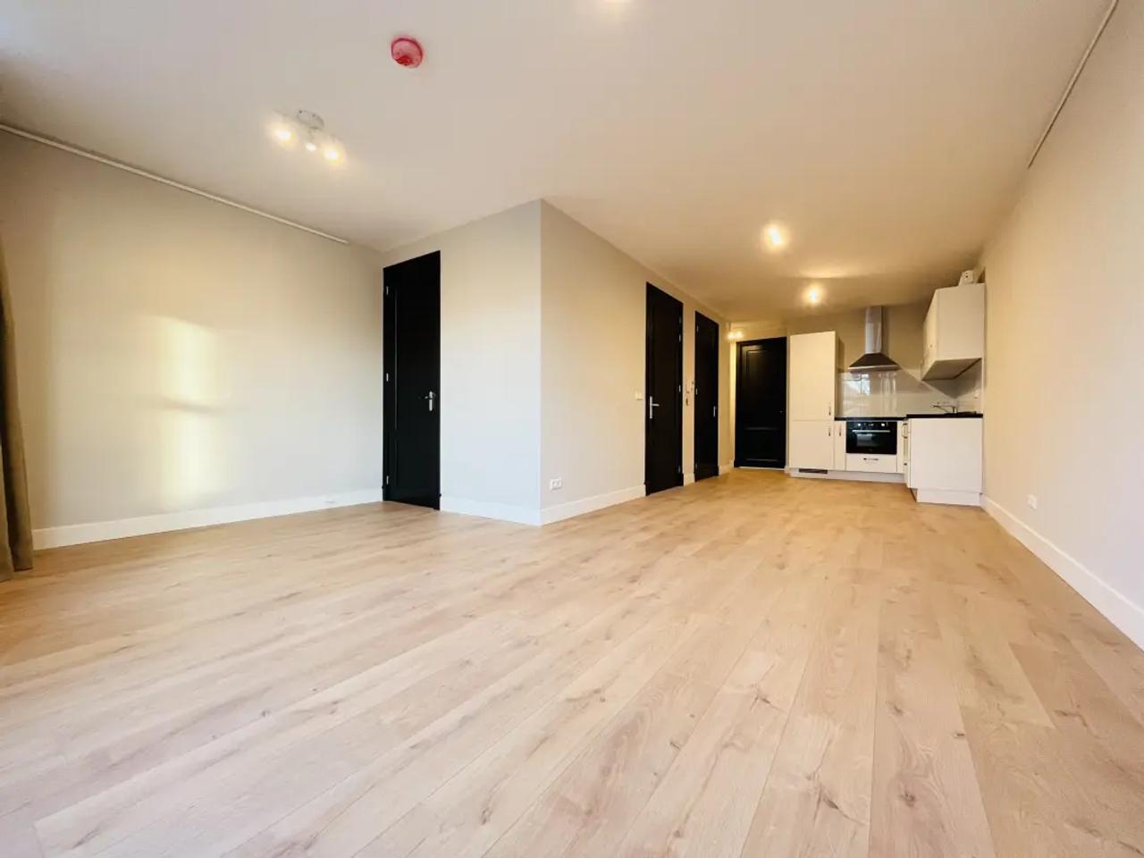 3-kamer appartement met balkon in Hillesluis - Afbeelding 4