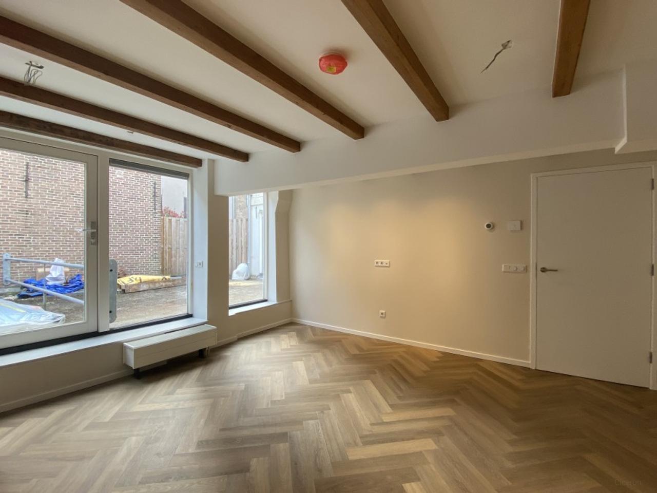 2-kamerappartement met terras in centrum - Afbeelding 2