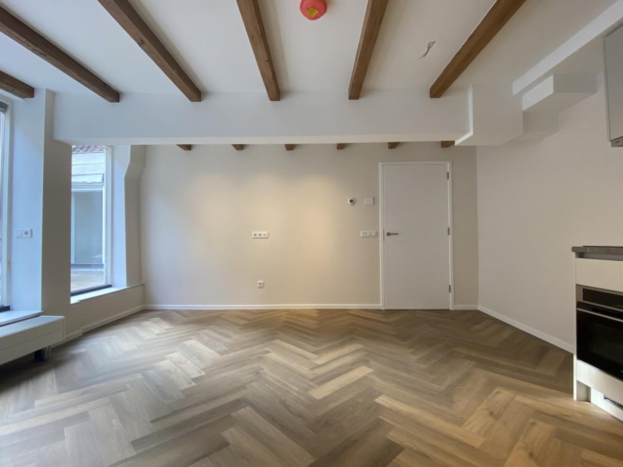 2-kamerappartement met terras in centrum - Afbeelding 3