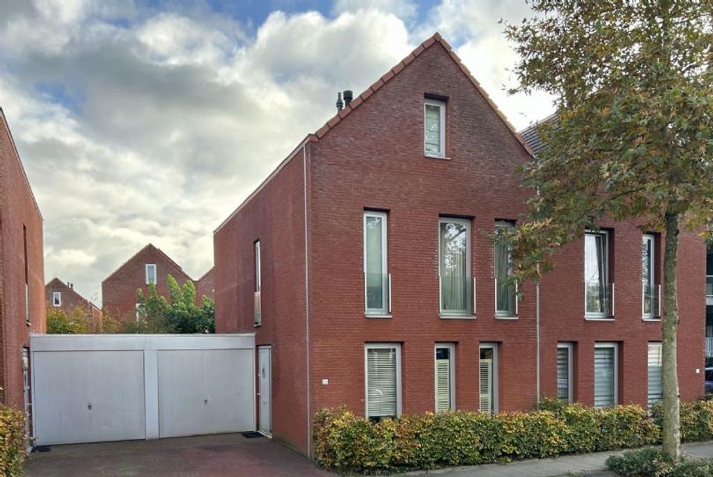 Semi-detached house with garage in Velp - Image 1