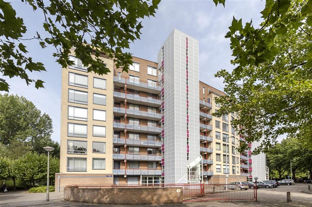 Licht 3-kamerappartement met balkon - Afbeelding 1