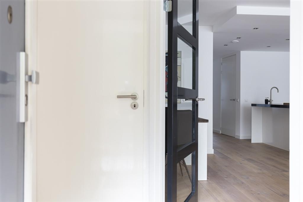 Licht 3-kamerappartement met balkon - Afbeelding 3