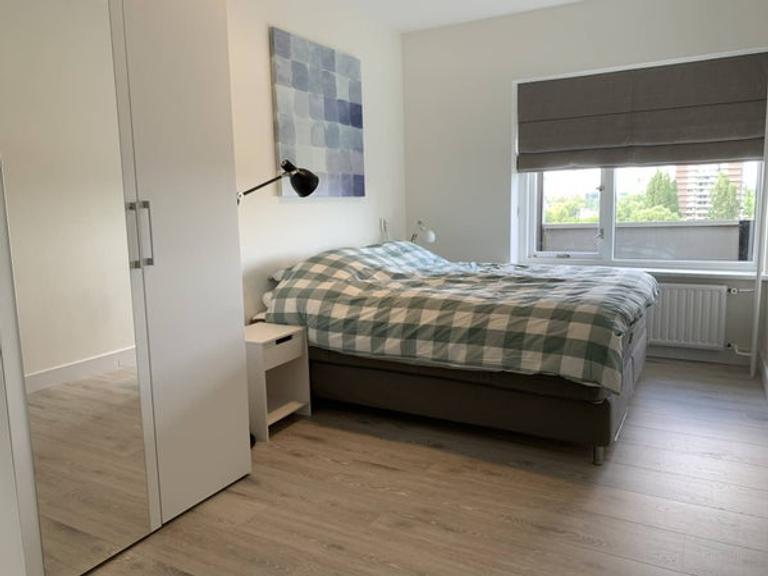 Gemeubileerd 4-kamerappartement met balkon - Afbeelding 5