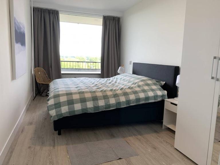 Gemeubileerd 4-kamerappartement met balkon - Afbeelding 6