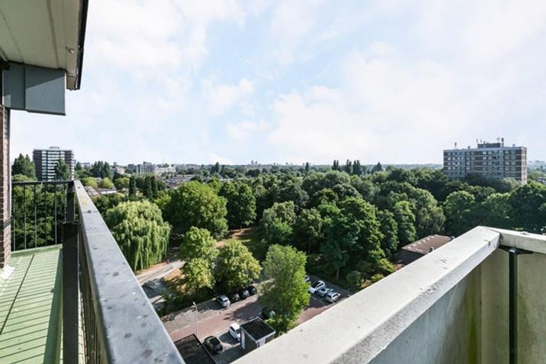 Gemeubileerd 4-kamerappartement met balkon - Afbeelding 11
