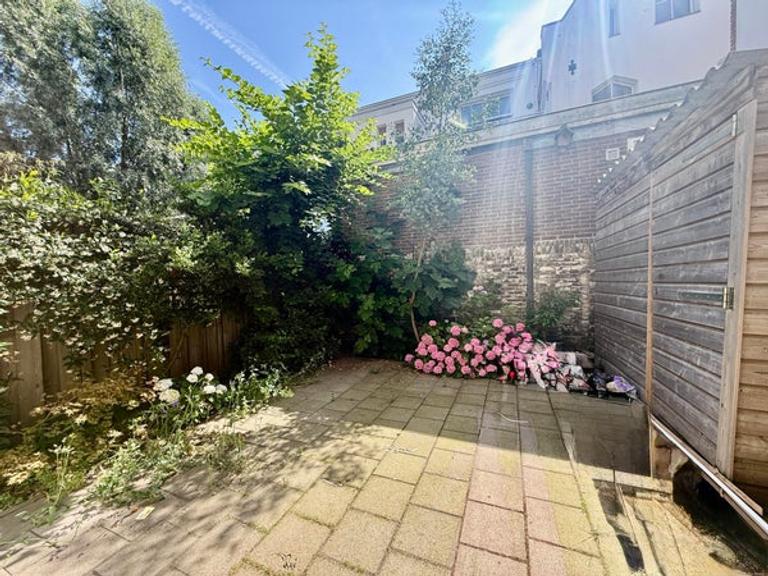 Begane grond appartement met tuin - Afbeelding 8