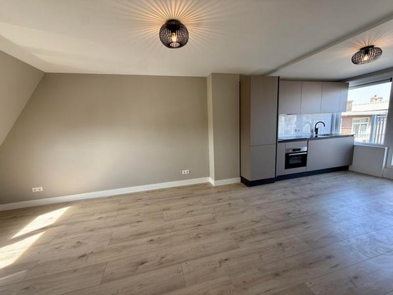 2-bedroom with roof terrace in East - Image 2