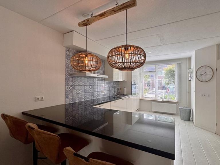 5-bedroom house with garden in Mook - Image 6