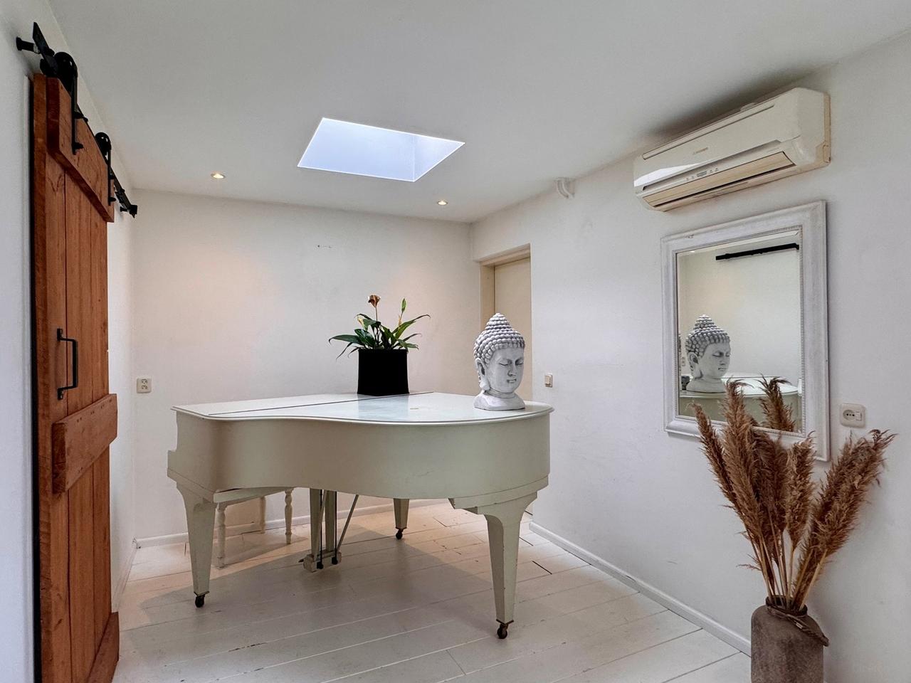 5-bedroom house with garden in Mook - Image 12