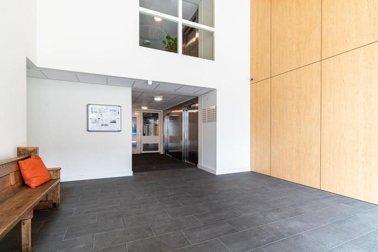 Gemeubileerd 5-kamerappartement met parking - Afbeelding 4