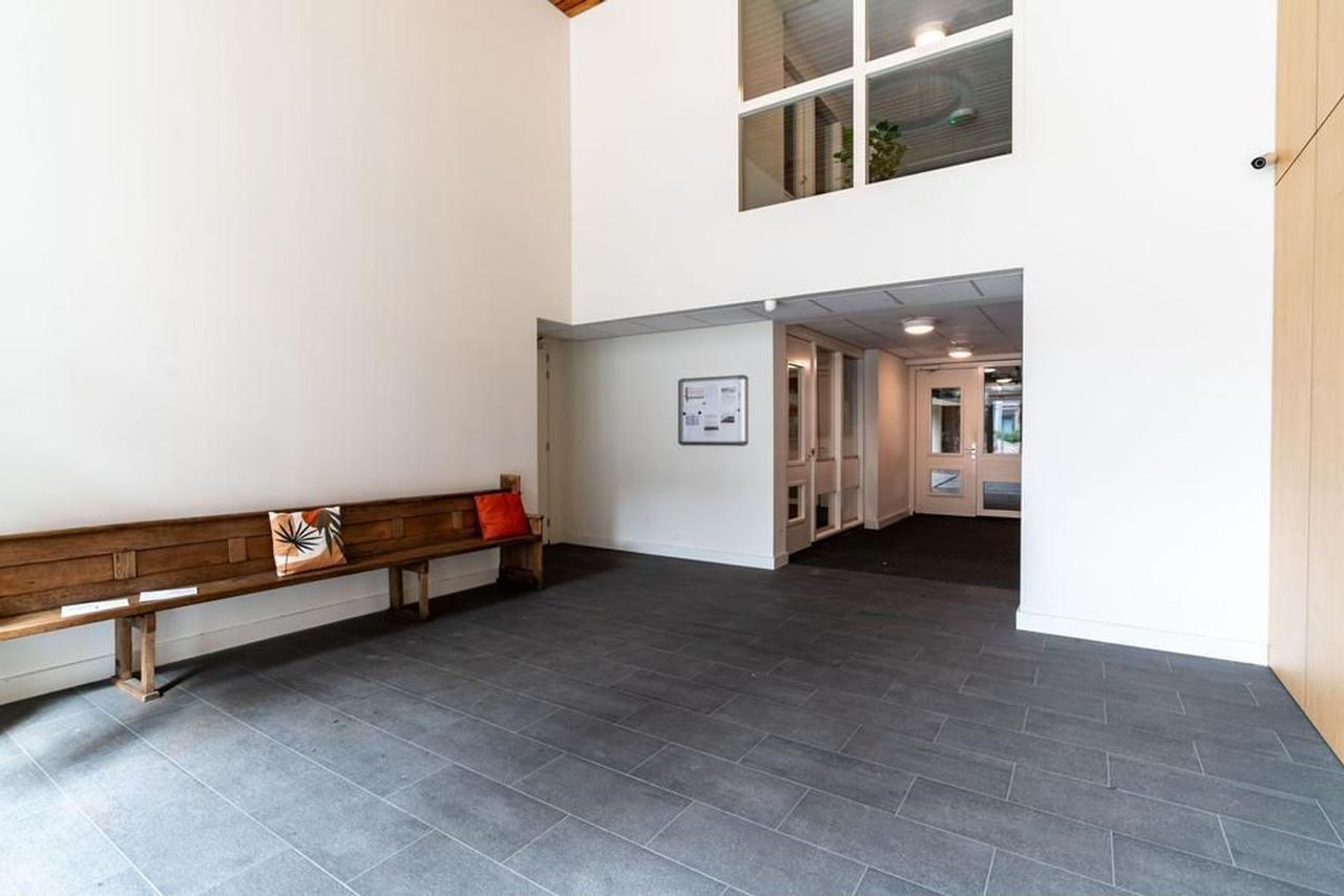 Gemeubileerd 5-kamerappartement met parking - Afbeelding 5