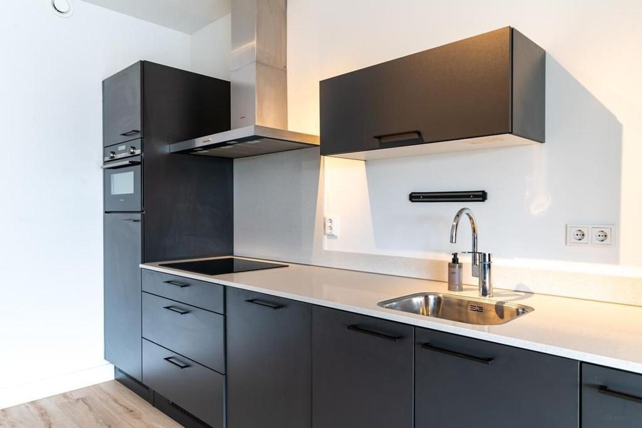 Gemeubileerd 5-kamerappartement met parking - Afbeelding 16