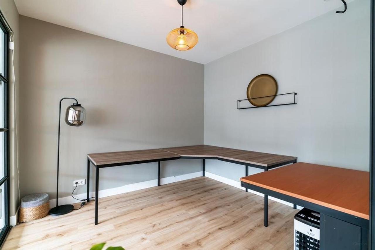 Gemeubileerd 5-kamerappartement met parking - Afbeelding 17