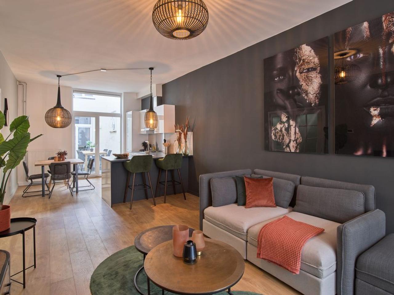 87 m² of living space in central The Hague - Image 1