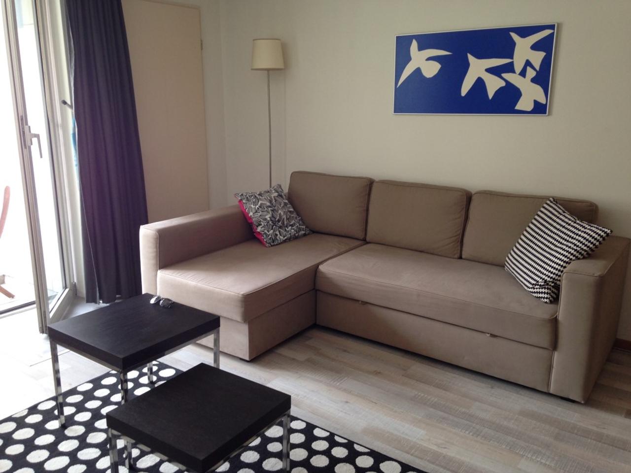 Gemeubileerde studio met balkon in centrum - Afbeelding 1