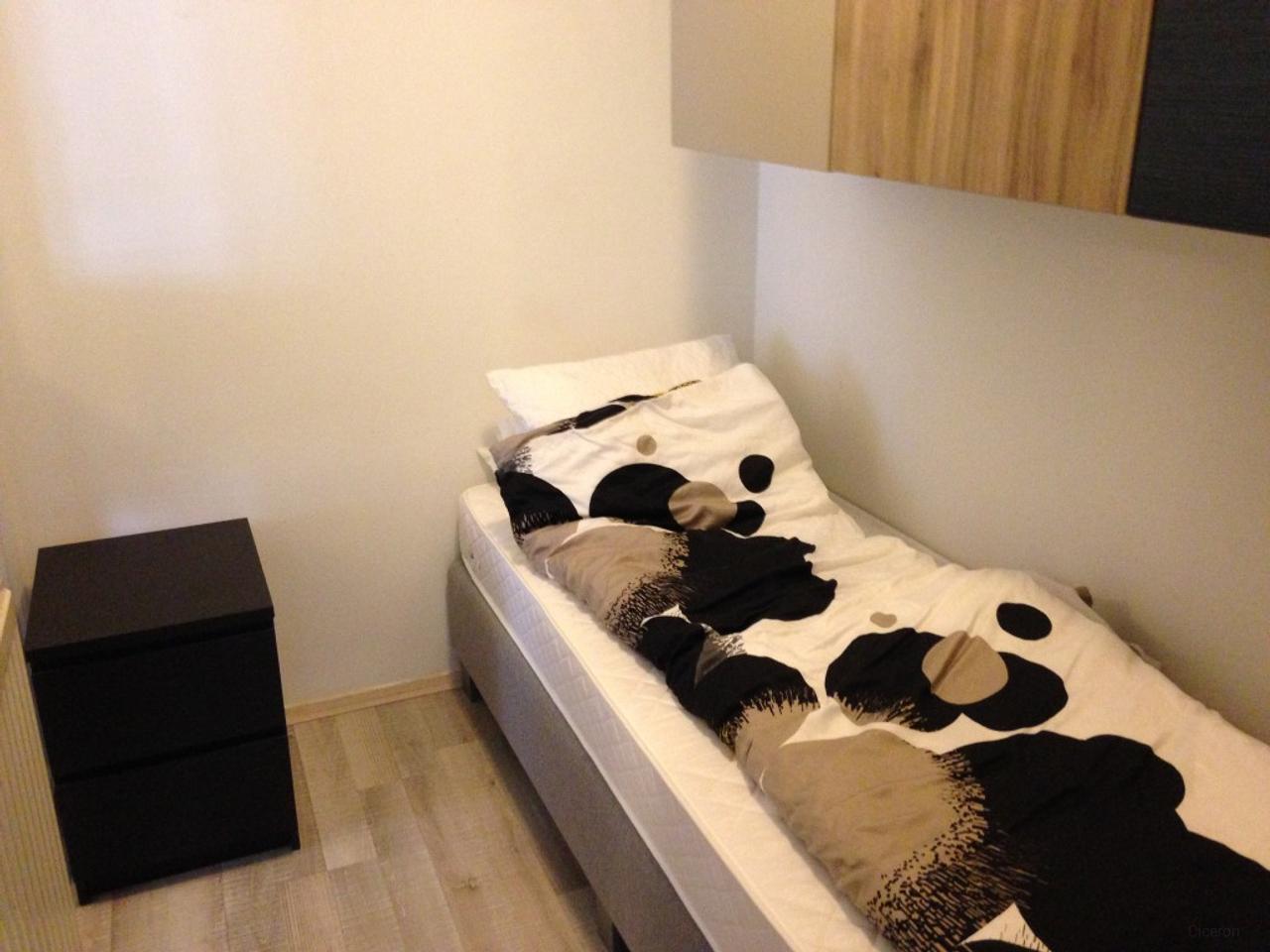 Gemeubileerde studio met balkon in centrum - Afbeelding 5