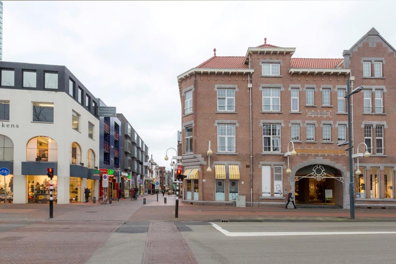 Gemeubileerde studio met balkon in centrum - Afbeelding 7