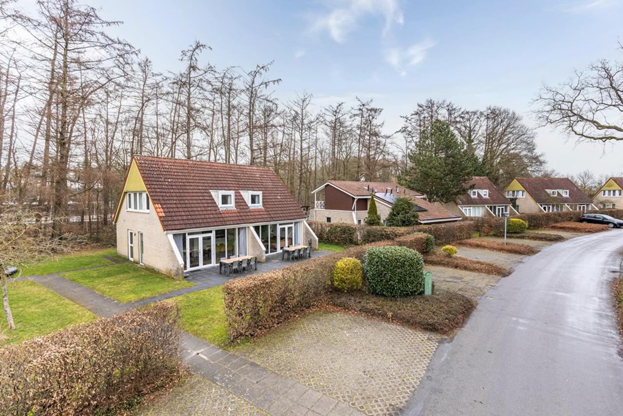 7-bedroom house by the forest - Image 1