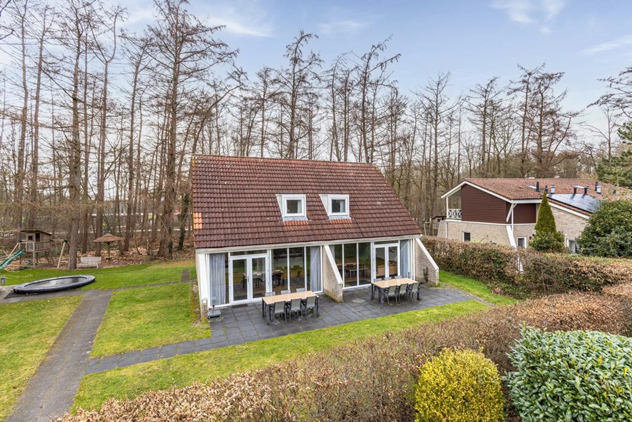 7-bedroom house by the forest - Image 2