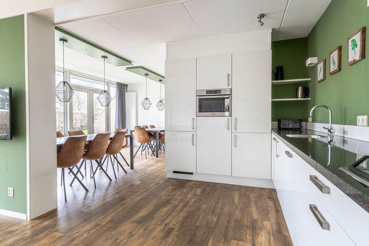 7-bedroom house by the forest - Image 16