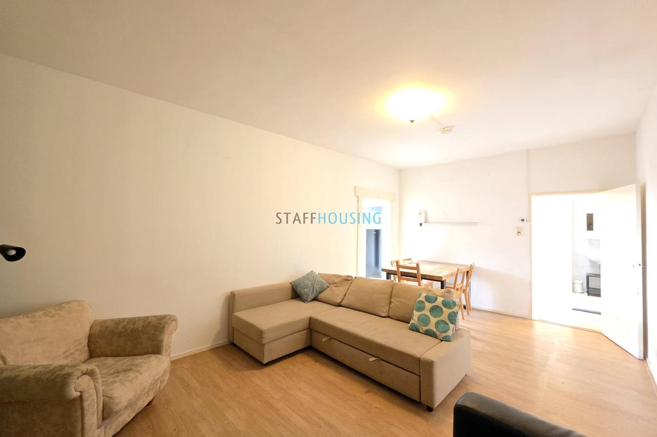 110 m² met 4 slaapkamers en balkon - Afbeelding 2