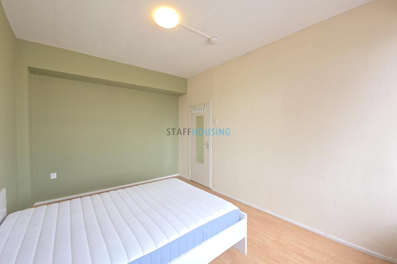 110 m² met 4 slaapkamers en balkon - Afbeelding 7