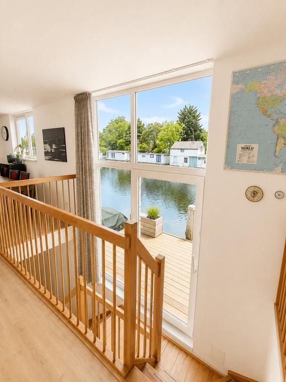 Woonboot met tuin en terras in Amsterdam Noord - Afbeelding 9