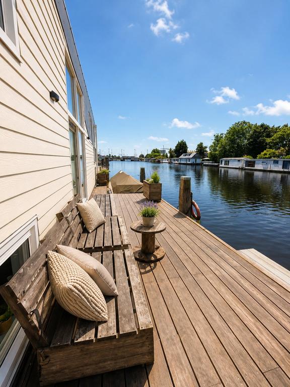 Woonboot met tuin en terras in Amsterdam Noord - Afbeelding 11