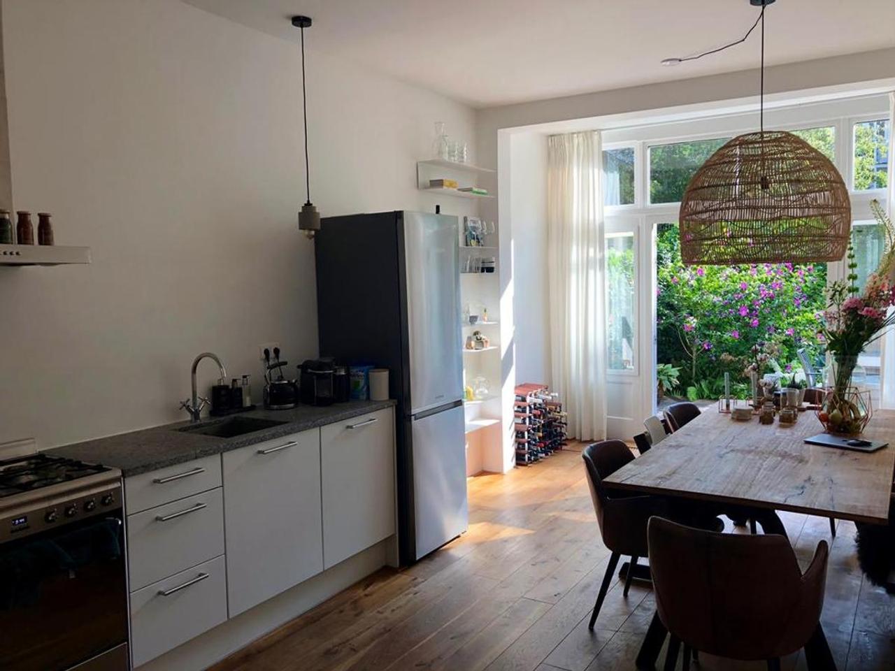 Apartment with 90 m² garden - Image 6