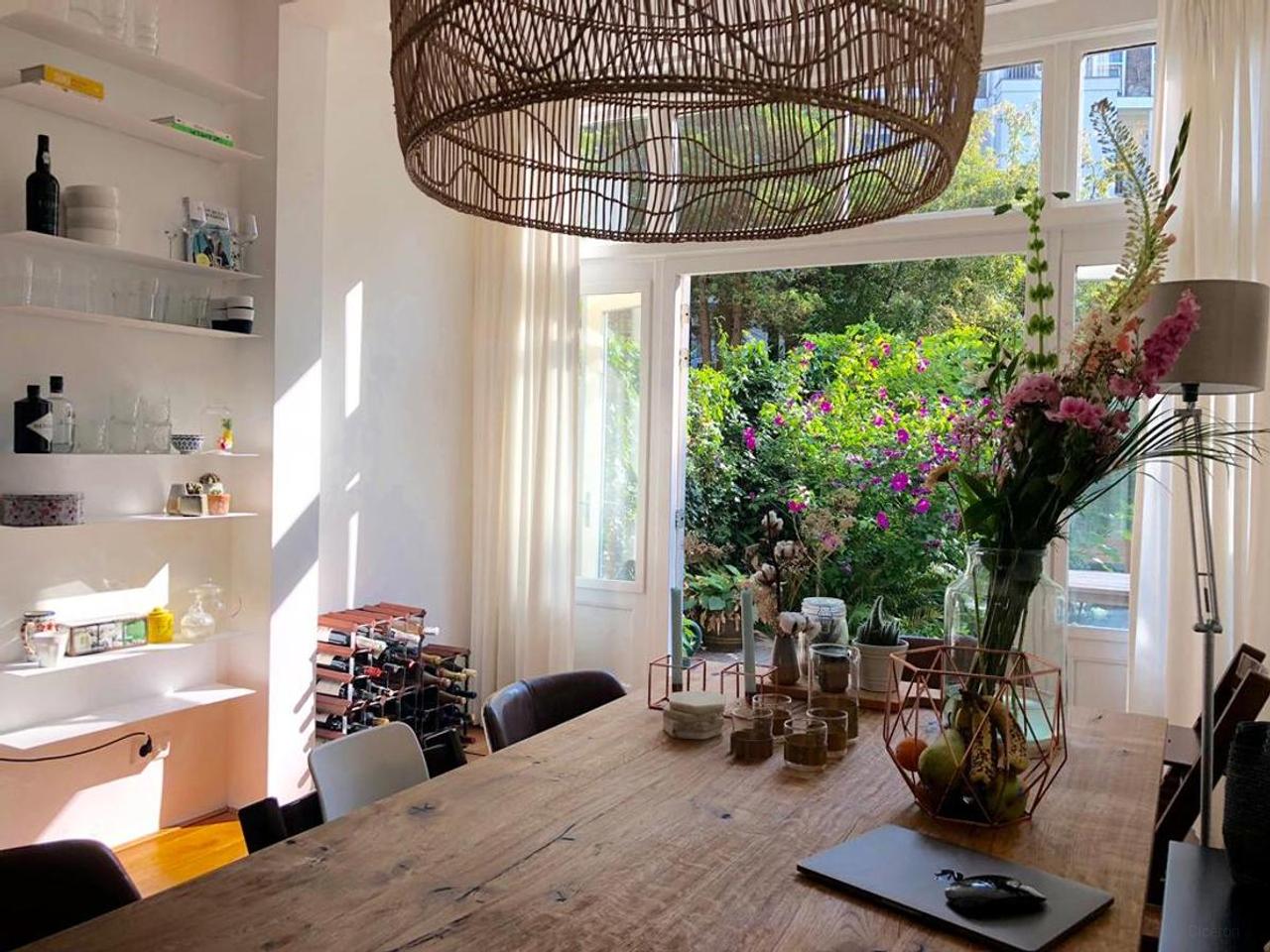 Apartment with 90 m² garden - Image 7