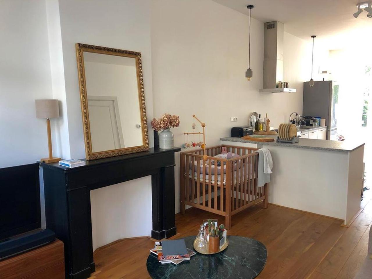 Apartment with 90 m² garden - Image 8