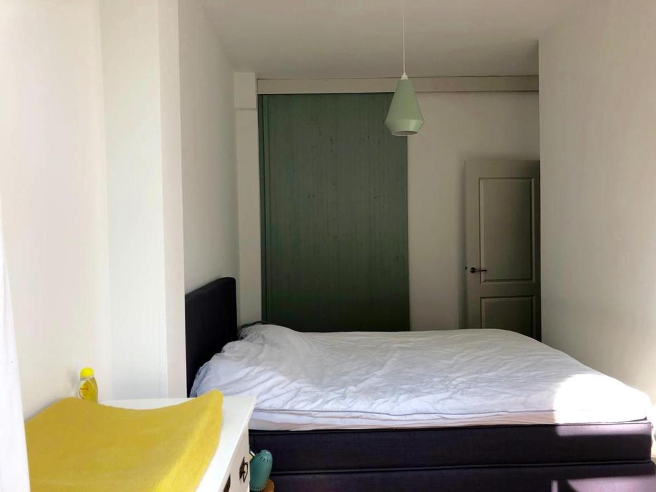 Apartment with 90 m² garden - Image 11