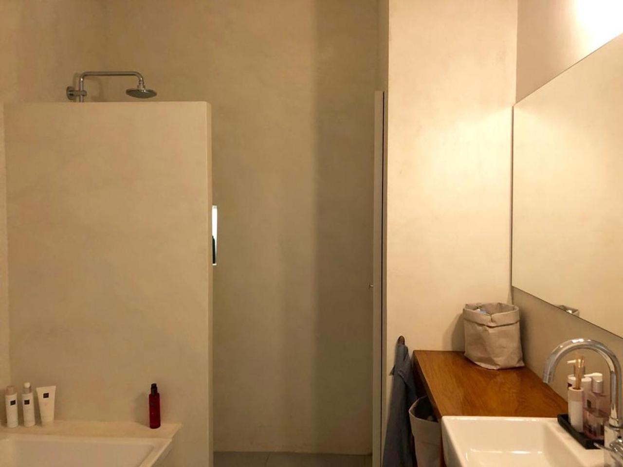 Apartment with 90 m² garden - Image 18