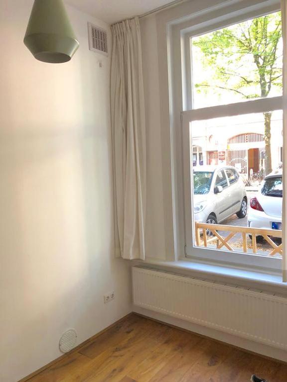 Apartment with 90 m² garden - Image 20